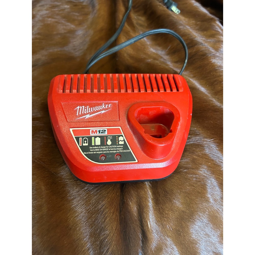 Milwaukee M12 Lithium-Ion Battery Charger 48-59-2401 Red 12V 3.0A Output